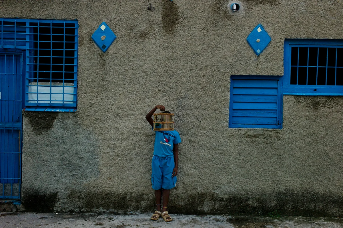 Colour photograph by Nikos Economopoulos
