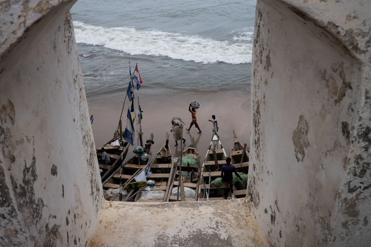 Ghana — Beyond the shores of no return, photograph 3 of 51 by Nikos Economopoulos