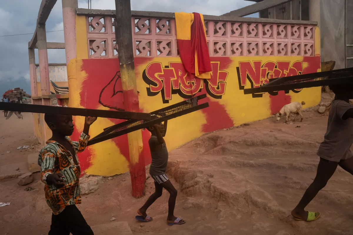 Ghana — Beyond the shores of no return, photograph 48 of 51 by Nikos Economopoulos